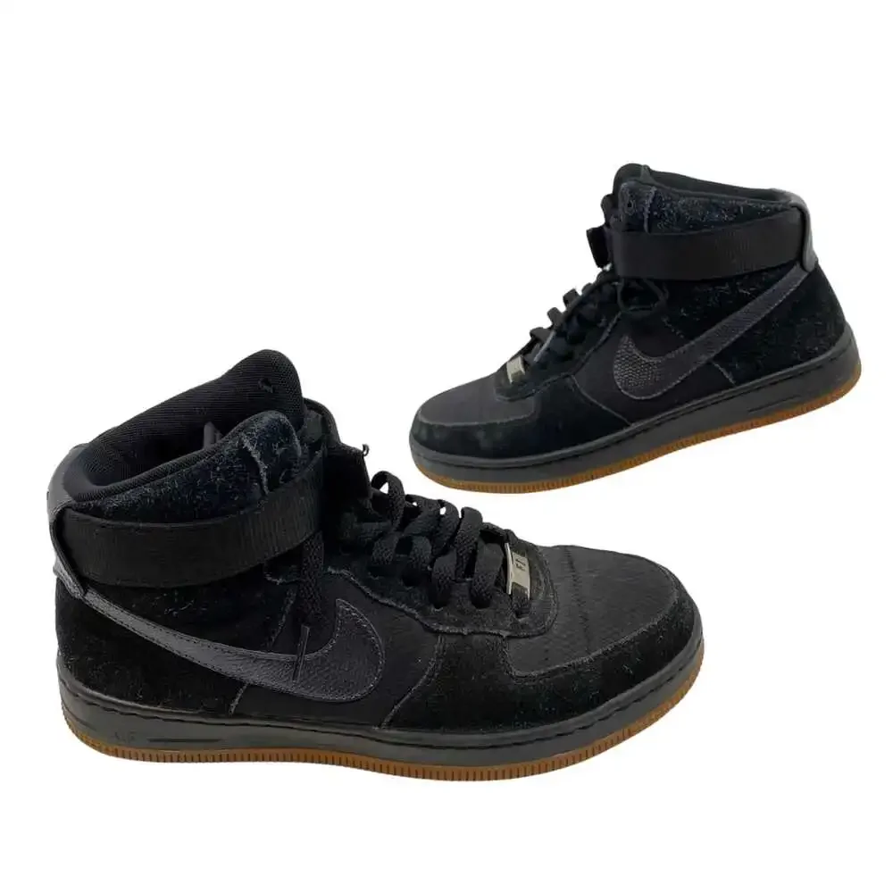 Nike Black Suede Athletic Sneakers | Men’s Size 7.5